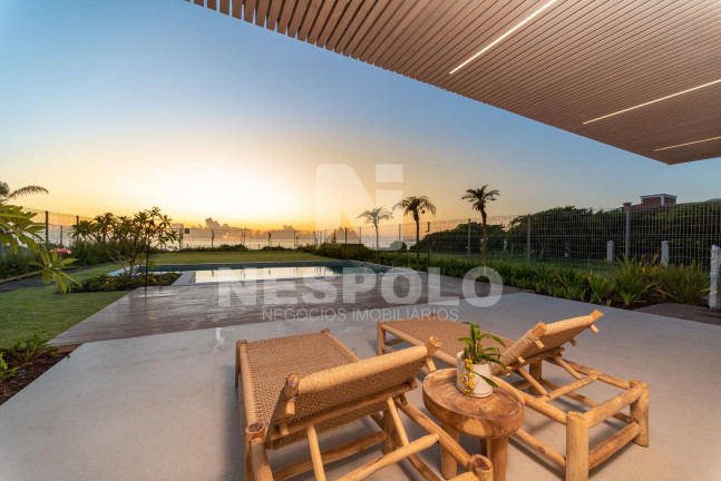 Imagem Casa à Venda, 458 m² em Praia Do Estaleiro - Balneario Camboriu Imagem Casa à Venda, 458 m² em Praia Do Estaleiro - Balneario Camboriu