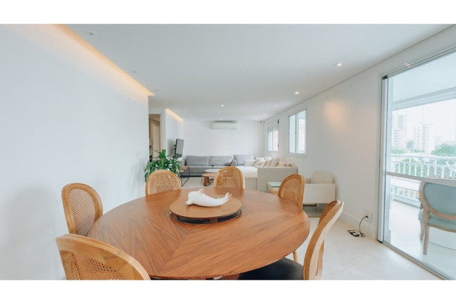 Imagem Imóvel com 3 Quartos à Venda, 143 m² em Moema - São Paulo