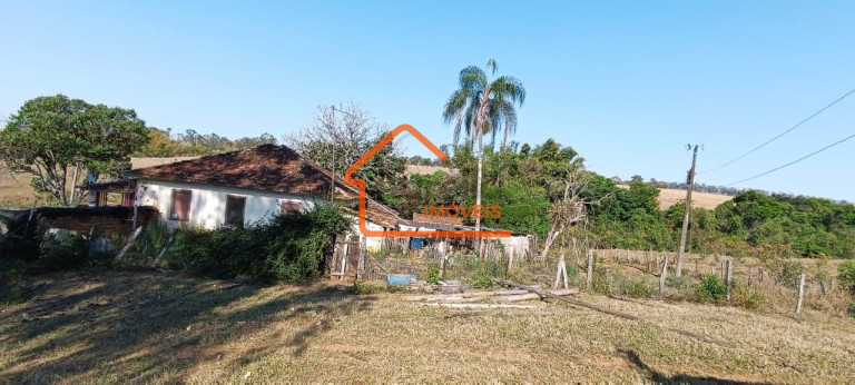 Imagem Imóvel com 3 Quartos à Venda, 300 m² em Alfenas - Alfenas Imagem Imóvel com 3 Quartos à Venda, 300 m² em Alfenas - Alfenas