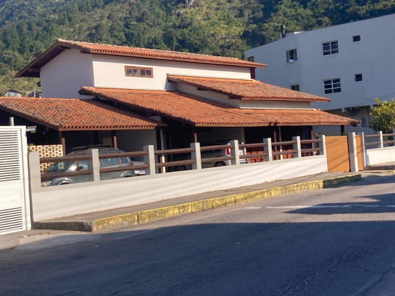 Casa com 4 Quartos à Venda, 300 m² em Ganchos Do Meio - Governador Celso Ramos