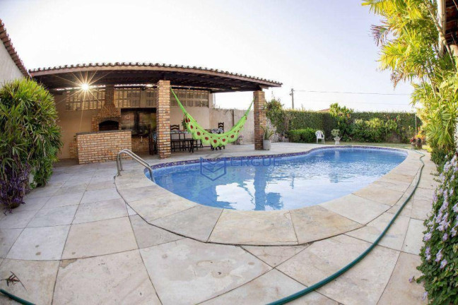 Imagem Casa com 6 Quartos à Venda, 442 m² em Icaraí - Caucaia Imagem Casa com 6 Quartos à Venda, 442 m² em Icaraí - Caucaia