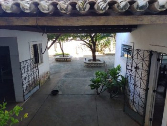 Imagem Casa com 4 Quartos à Venda, 348 m² em Pituaçu - Salvador Imagem Casa com 4 Quartos à Venda, 348 m² em Pituaçu - Salvador