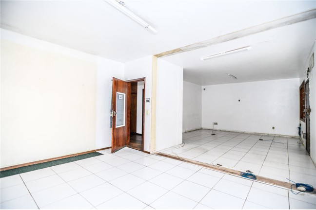 Imagem Casa com 6 Quartos à Venda, em Passo Da Areia - Porto Alegre Imagem Casa com 6 Quartos à Venda, em Passo Da Areia - Porto Alegre