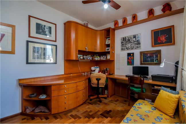 Imagem Imóvel com 2 Quartos à Venda, em Rio Branco - Porto Alegre Imagem Imóvel com 2 Quartos à Venda, em Rio Branco - Porto Alegre