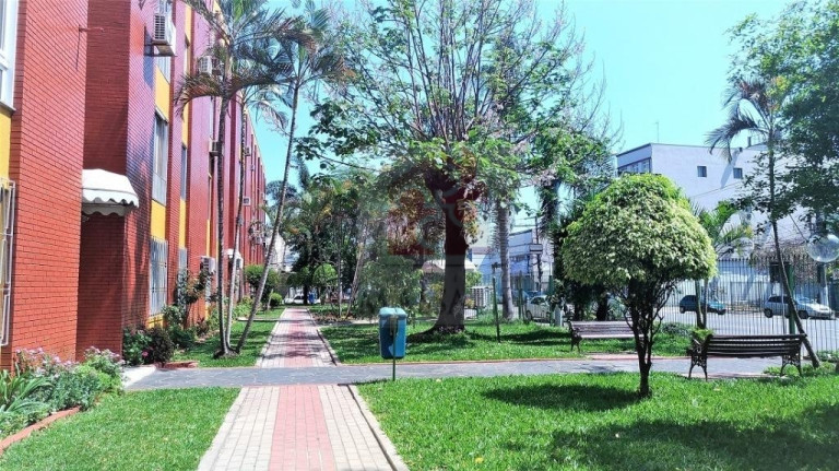 Apartamento com 2 Quartos à Venda, 72 m² em Navegantes - Porto Alegre