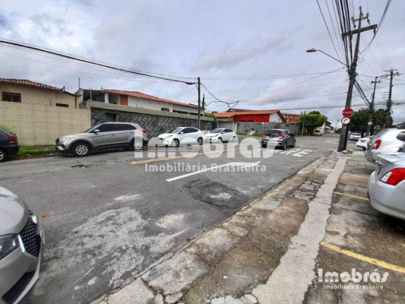 Casa com 3 Quartos à Venda, 230 m² em Cidade Dos Funcionários - Fortaleza