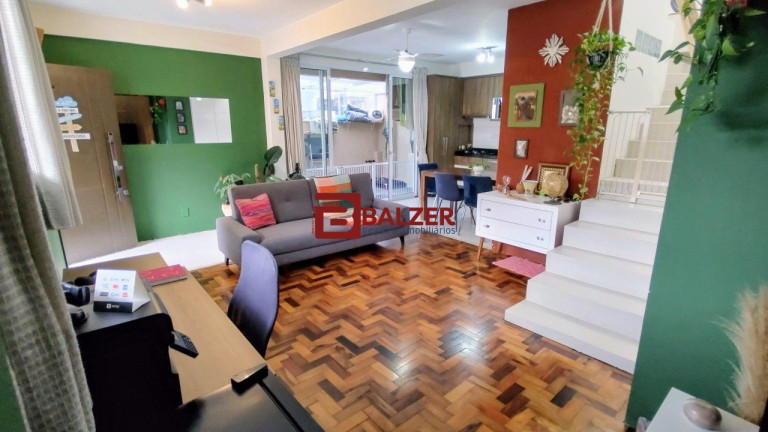 Imagem Casa com 3 Quartos à Venda, 115 m² em Centro - Florianópolis Imagem Casa com 3 Quartos à Venda, 115 m² em Centro - Florianópolis