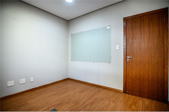 Imagem Sala Comercial à Venda, em Auxiliadora - Porto Alegre Imagem Sala Comercial à Venda, em Auxiliadora - Porto Alegre
