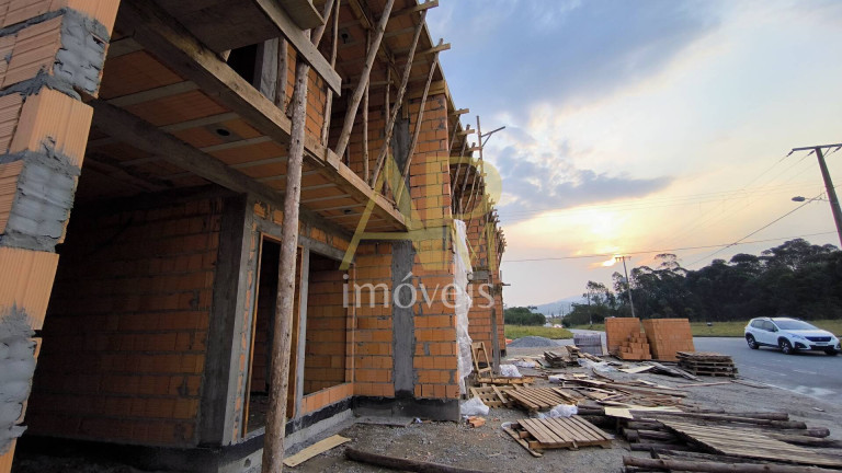 Casa com 2 Quartos à Venda, 95 m² em Sertão Do Maruim - São José