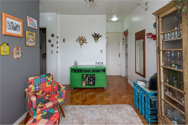 Imagem Imóvel com 3 Quartos à Venda, em Cristal - Porto Alegre Imagem Imóvel com 3 Quartos à Venda, em Cristal - Porto Alegre