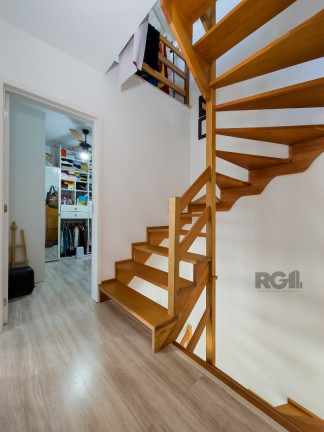 Imagem Casa com 4 Quartos à Venda, em Vila Nova - Porto Alegre Imagem Casa com 4 Quartos à Venda, em Vila Nova - Porto Alegre