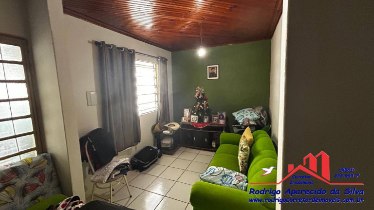 Imagem Casa com 2 Quartos à Venda, 205 m² em João Crevelaro - Birigui