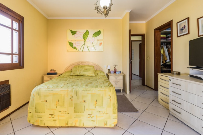 Imagem Casa com 4 Quartos à Venda, 395 m² em Jardim Planalto - Porto Alegre