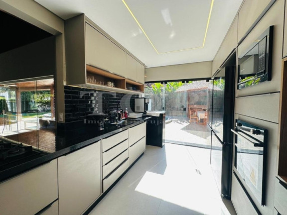 Imagem Casa com 5 Quartos à Venda, 680 m² em Enseada - Guarujá Imagem Casa com 5 Quartos à Venda, 680 m² em Enseada - Guarujá