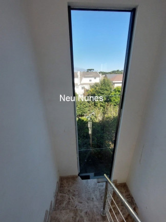 Imagem Sobrado com 3 Quartos à Venda, 120 m² em Uberaba - Curitiba