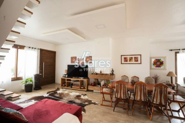 Imagem Sobrado com 5 Quartos à Venda, 390 m² em Laranjal - Pelotas Imagem Sobrado com 5 Quartos à Venda, 390 m² em Laranjal - Pelotas