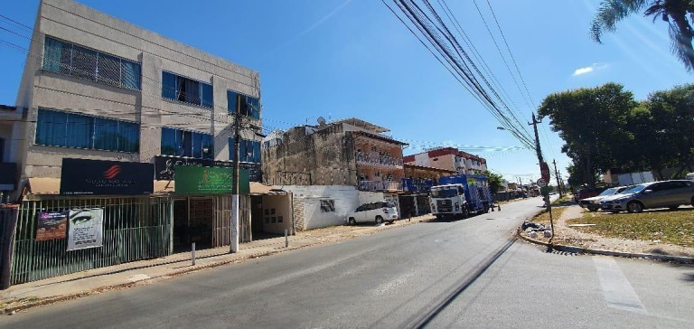 Imagem Imóvel com 12 Quartos à Venda, 600 m² em Guará I - Brasília Imagem Imóvel com 12 Quartos à Venda, 600 m² em Guará I - Brasília