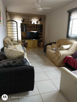 Imagem Casa com 3 Quartos à Venda, 900 m² em Centro - Pirassununga