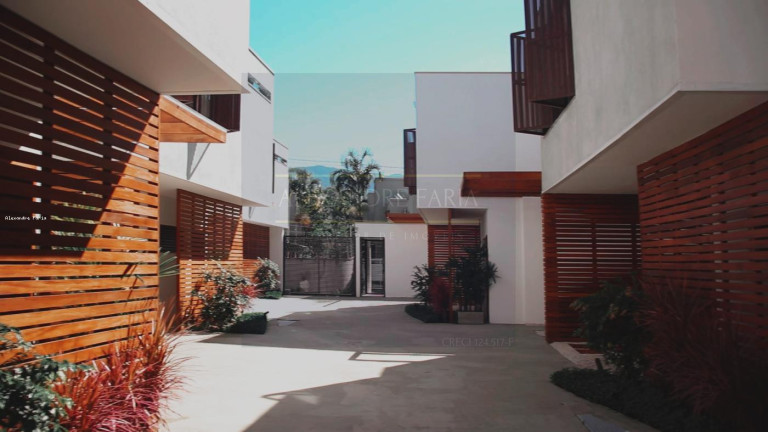 Imagem Casa com 3 Quartos à Venda, 207 m² em Camburi - São Sebastião