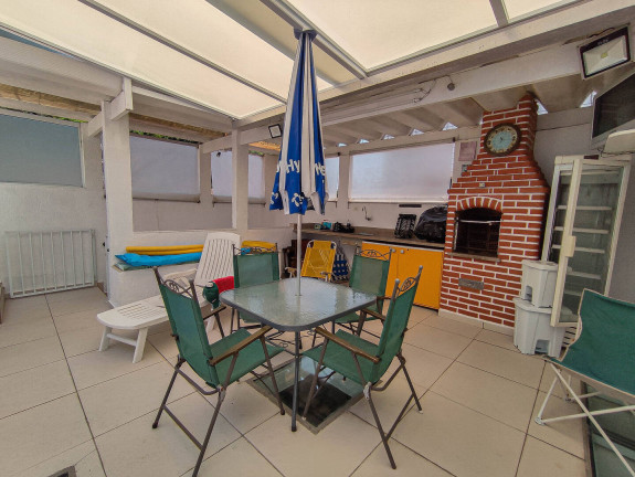 Imagem Casa com 3 Quartos à Venda, 251 m² em Marapé - Santos
