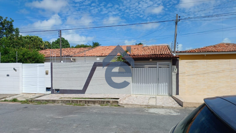 Casa com 3 Quartos à Venda, 180 m² em Gruta De Lourdes - Maceió