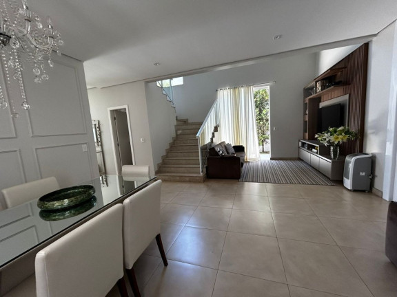 Imagem Casa de Condomínio com 3 Quartos à Venda, 241 m² em Granja Marileusa - Uberlândia