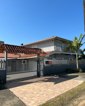 Imagem Casa com 6 Quartos à Venda, 300 m² em Coroados - Guaratuba