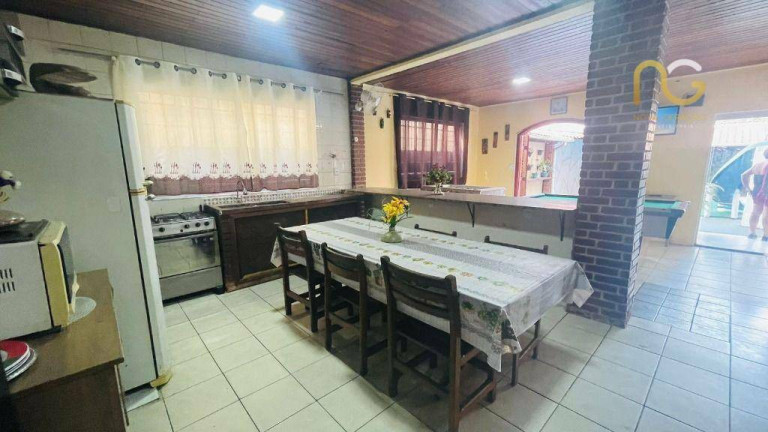 Imagem Casa com 4 Quartos à Venda, 300 m² em Canto Do Forte - Praia Grande Imagem Casa com 4 Quartos à Venda, 300 m² em Canto Do Forte - Praia Grande