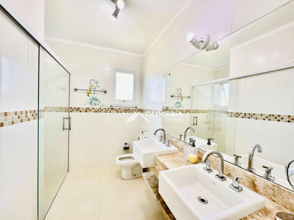Imagem Casa com 6 Quartos à Venda, 355 m² em Riviera Módulo 24 - Bertioga Imagem Casa com 6 Quartos à Venda, 355 m² em Riviera Módulo 24 - Bertioga