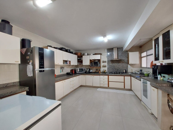 Imagem Sobrado com 4 Quartos à Venda, 348 m² em Setor Bueno - Goiânia