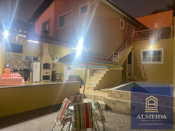 Casa com 3 Quartos à Venda, 290 m² em Campo Limpo - São Paulo
