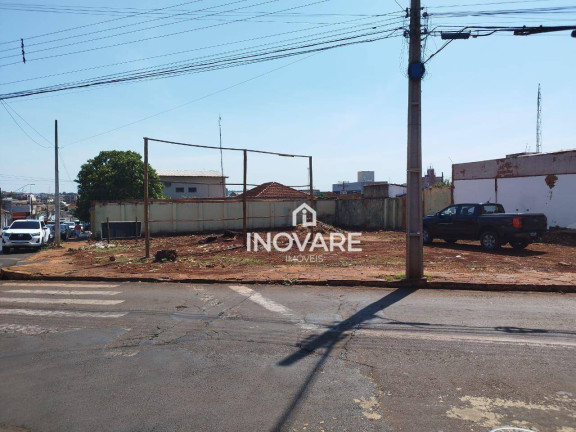 Imagem Terreno à Venda ou Locação, 697 m² em Setor Central - Itumbiara Imagem Terreno à Venda ou Locação, 697 m² em Setor Central - Itumbiara