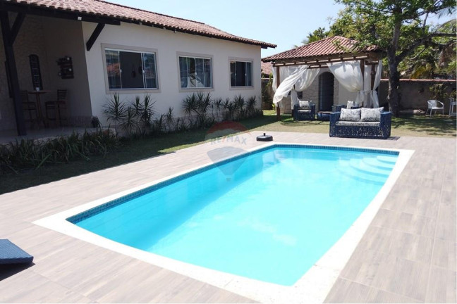 Imagem Casa com 7 Quartos à Venda, 374 m² em Itaúna - Saquarema