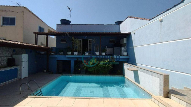 Casa com 3 Quartos à Venda, 339 m² em Pita - São Gonçalo