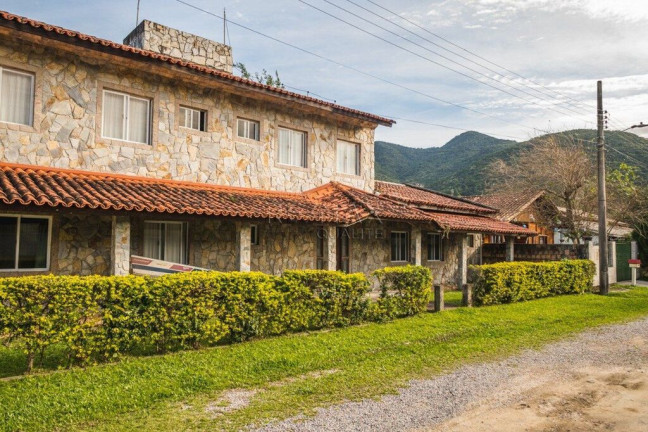 Imagem Casa com 4 Quartos à Venda, 264 m² em Enseada Do Brito (ens Brito) - Palhoça