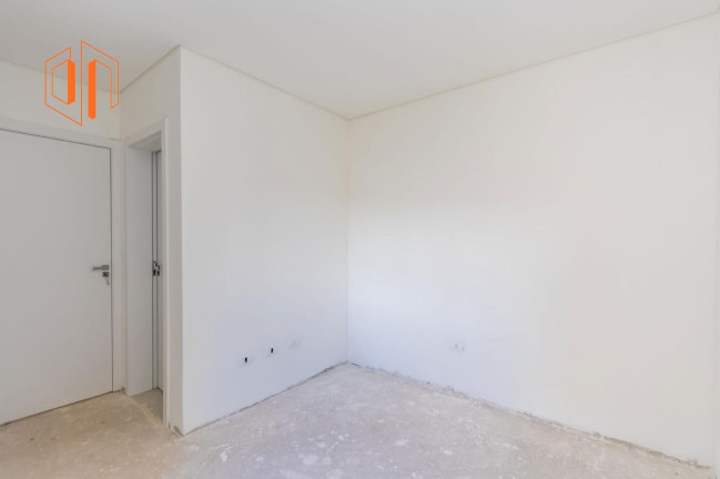 Imagem Sobrado com 3 Quartos à Venda, 145 m² em Uberaba - Curitiba
