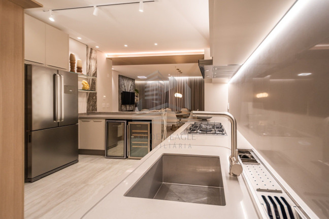 Imagem Apartamento com 4 Quartos à Venda, 175 m² em Pioneiros - Balneário Camboriú Imagem Apartamento com 4 Quartos à Venda, 175 m² em Pioneiros - Balneário Camboriú