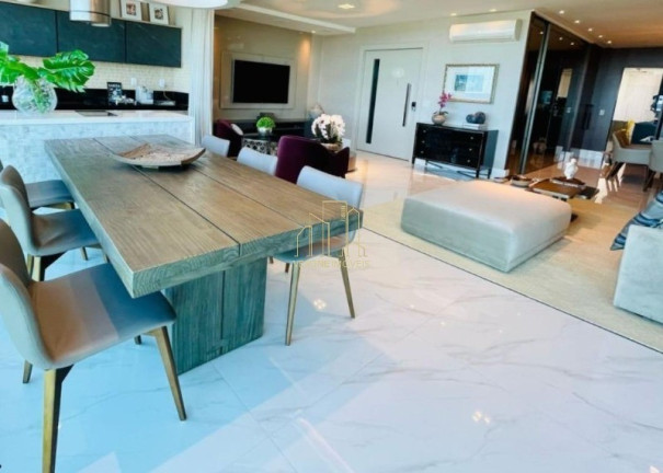 Imagem Imóvel com 4 Quartos à Venda, 242 m² em Jaguaribe - Salvador Imagem Imóvel com 4 Quartos à Venda, 242 m² em Jaguaribe - Salvador
