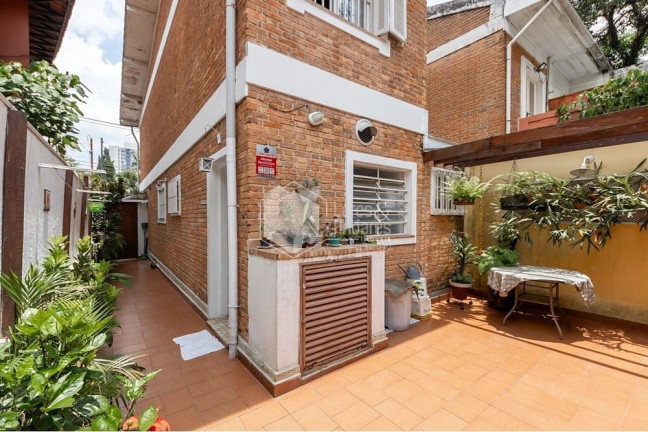 Imagem Casa com 3 Quartos à Venda, 162 m² em Jardim Petrópolis - São Paulo