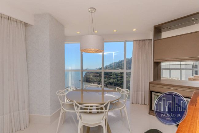 Imagem Apartamento com 4 Quartos à Venda, 237 m² em Centro - Balneário Camboriú Imagem Apartamento com 4 Quartos à Venda, 237 m² em Centro - Balneário Camboriú