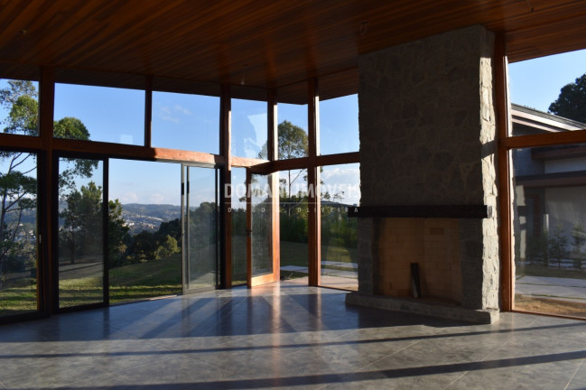 Imagem Casa com 3 Quartos à Venda, 140 m² em Região De Capivari - Campos Do Jordão