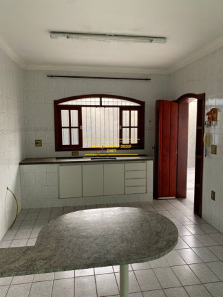 Imagem Casa com 5 Quartos à Venda, 198 m²