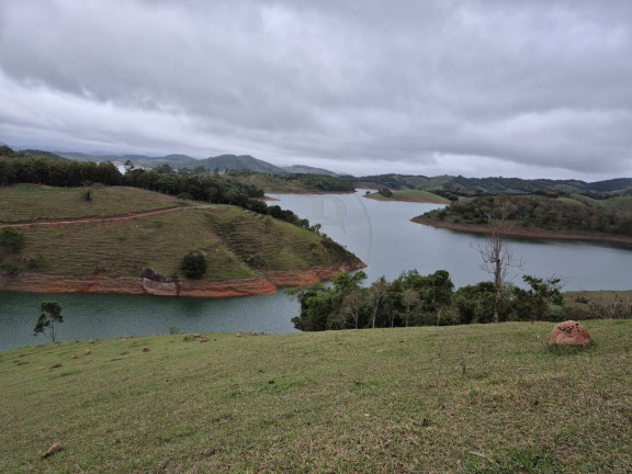Imagem Chácara com 2 Quartos à Venda, 180 m² em Macaco - Paraibuna Imagem Chácara com 2 Quartos à Venda, 180 m² em Macaco - Paraibuna
