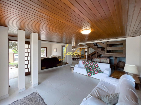 Imagem Sobrado com 4 Quartos à Venda, 350 m² em Centro - Xangri-la