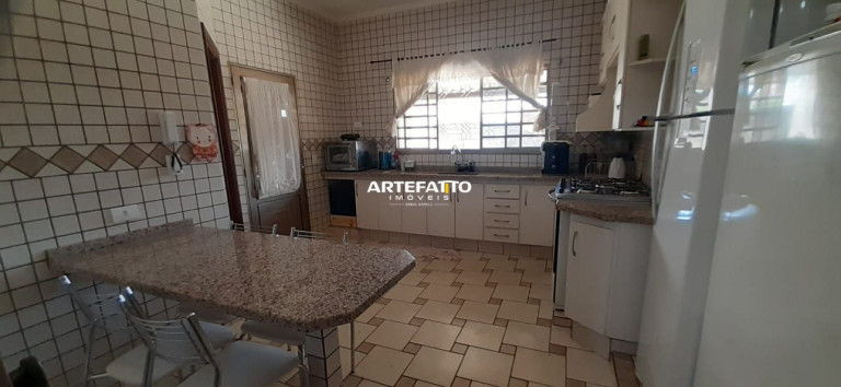 Imagem Imóvel com 3 Quartos à Venda, 1.500 m² em Vila Rezende - Franca