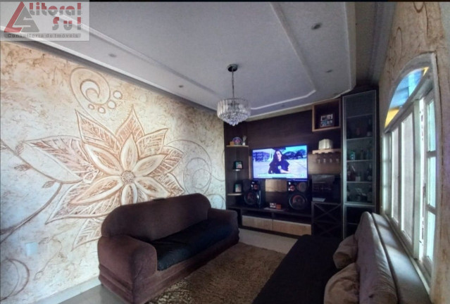 Imagem Casa com 3 Quartos à Venda, 250 m² em Mirim - Praia Grande Imagem Casa com 3 Quartos à Venda, 250 m² em Mirim - Praia Grande