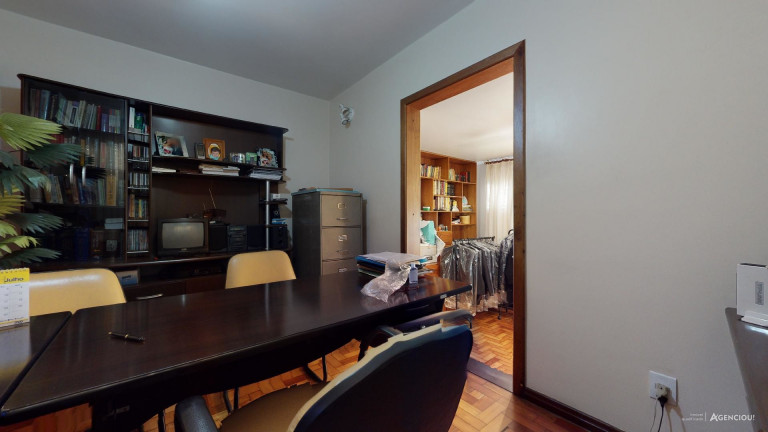 Imagem Apartamento com 3 Quartos à Venda, 250 m² em Cristal - Porto Alegre Imagem Apartamento com 3 Quartos à Venda, 250 m² em Cristal - Porto Alegre