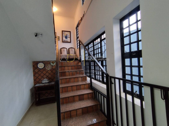 Imagem Sobrado com 4 Quartos à Venda, 420 m² em Centro - Botucatu