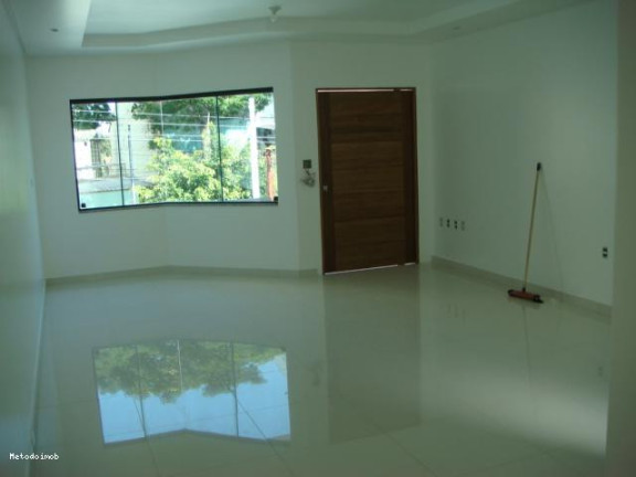 Imagem Casa com 3 Quartos à Venda, 275 m² em Parque Das Naçoes - Santo André