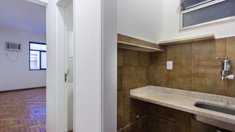 Imagem Imóvel com 1 Quarto à Venda, 27 m² em Flamengo - Rio De Janeiro Imagem Imóvel com 1 Quarto à Venda, 27 m² em Flamengo - Rio De Janeiro